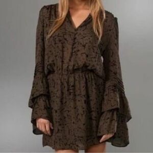 Parker 100% Silk Bell Sleeve Dress in Green & Black - Size Medium